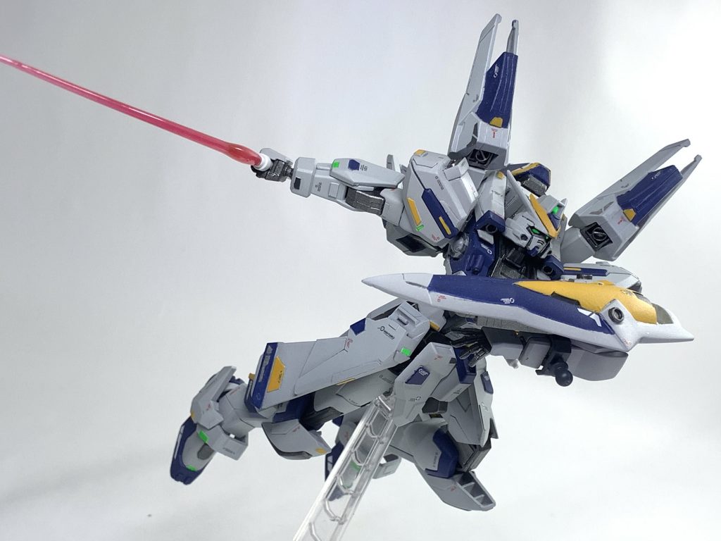 宇宙用パック「ウィンドストライカー」
宇宙戦闘用に開発されたストライカーパック。ストライクガンダムの開発初期段階で採用が見送られた、宇宙用パックの設計をベースとし開発されている。ベースとなったストライカー同様に、X状に配置されたスラスターが特徴