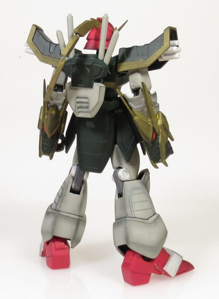 頭の兜？みたいなところもプラ板で延長しています。