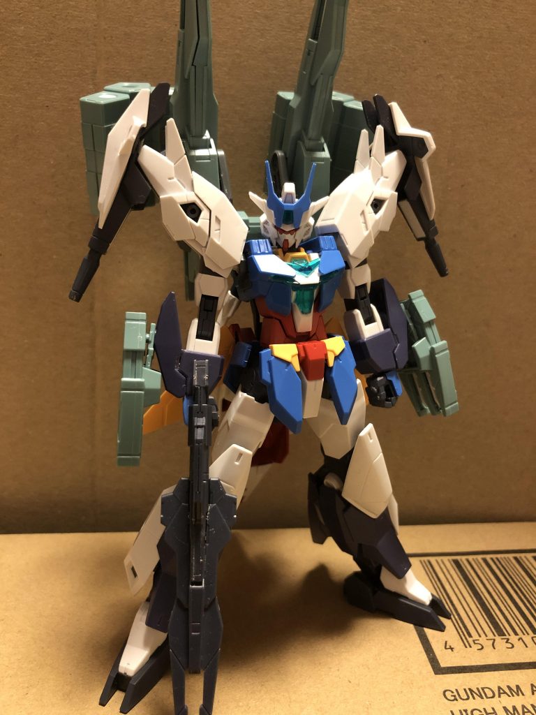最初はユーラヴェンガンダムを基本に全てのプラネッツシステムのアーマーからパーツを引っ張ってきて、そこにダブルオースカイHWSのキャノンとミサイルポッドを搭載することを考えていたのですが・・・