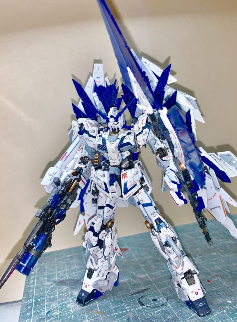 とにかくパーツ数とデカールが多すぎて何度もくじけました。