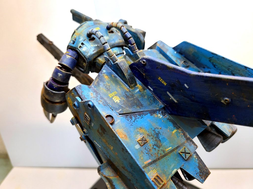 スクラッチについては、RGのズゴックを利用した部分やライフル、バーニア以外はプラ板のフルスクラッチです。