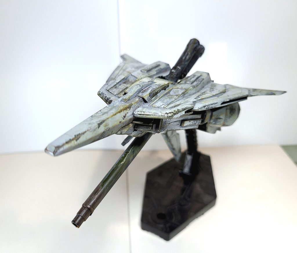 Zガンダムのウェイブライダー形態を逆さまにした姿のMA、ZETAを製作。