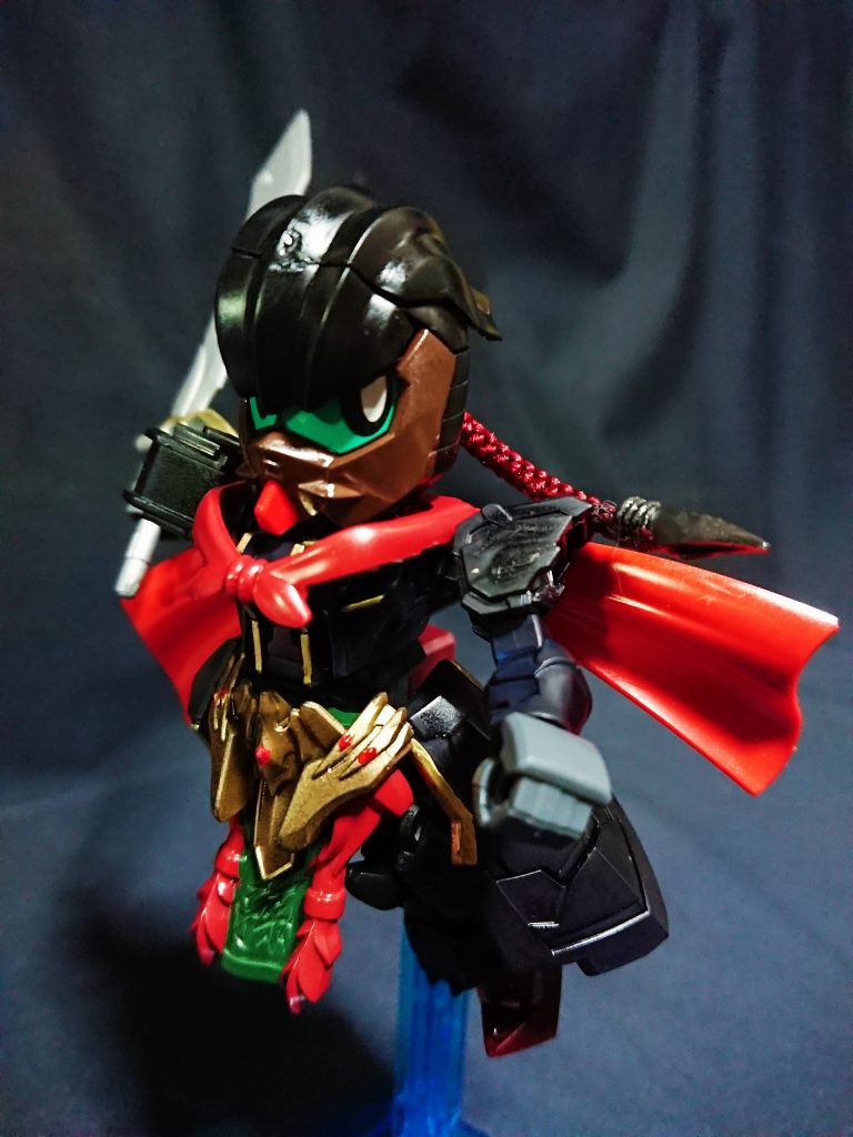 神王教団に滅ぼされたナジュ王国の生き残り。
本名はエル・ヌール。
トルネードの異名で呼ばれ、曲刀カムシーンを手に生き別れた王女ファティーマを探し旅をする。
剣技は随一で、曲刀からデミルーンを放つ。