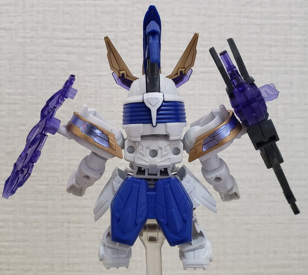 背面
青いパーツは設定だと紫ですが塗らずに完成としました。