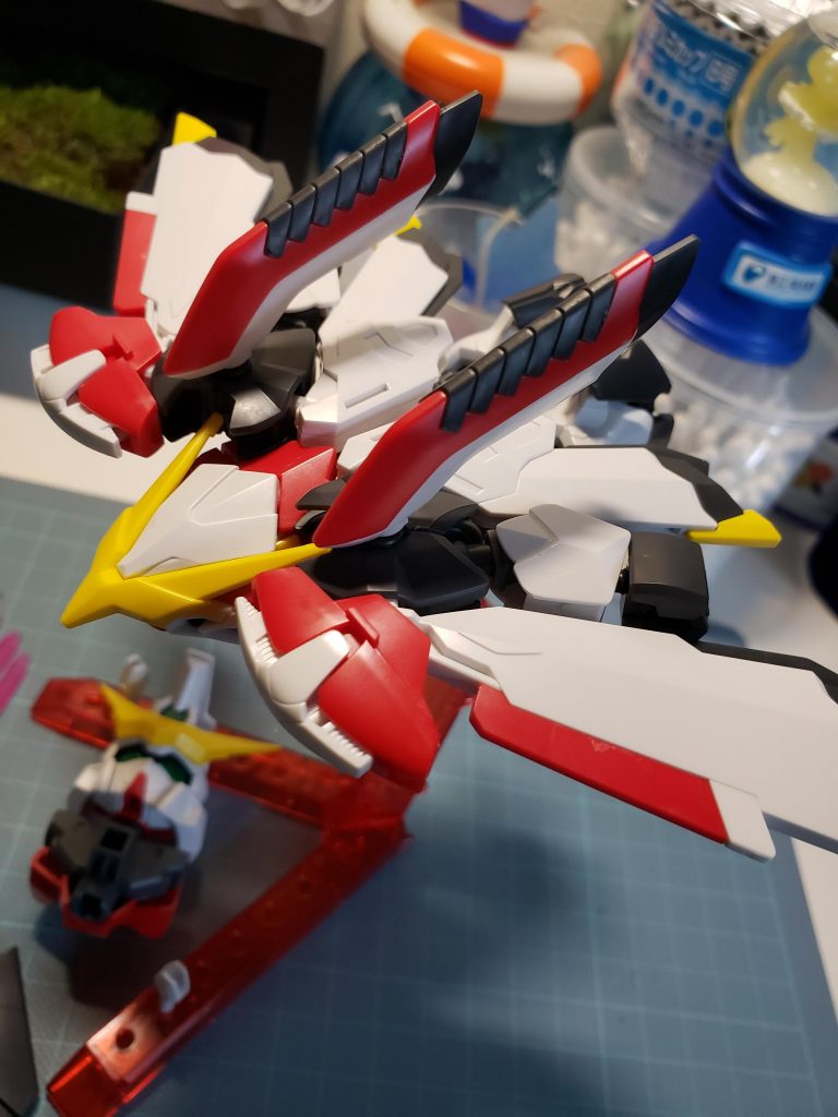 素組み状態
ロイヤルメタレッドとデカールでめちゃくちゃ印象変わりますね…！