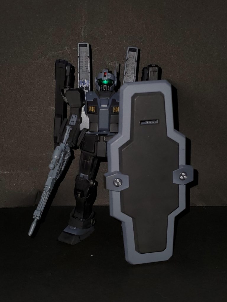 結構上手く塗れた方かな。
マットだけどバーニアやセンサーをメタリックに仕上げたので良いアクセントになった気がする。