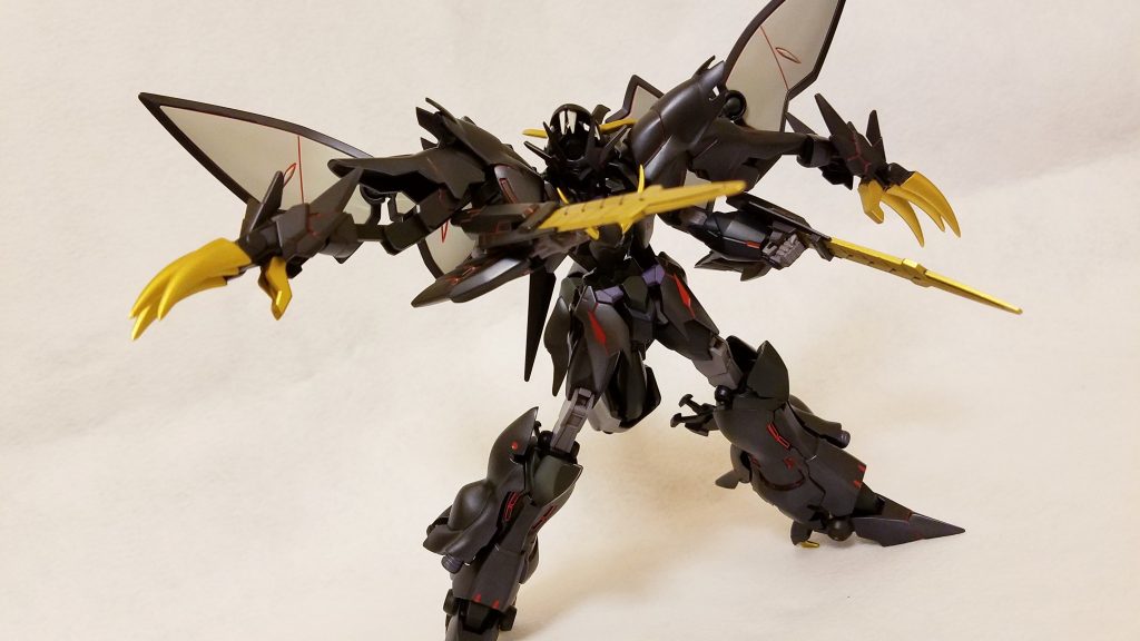 ドラゴンクロー
肩に装備された武装で突き刺す他に掴む事も可能!