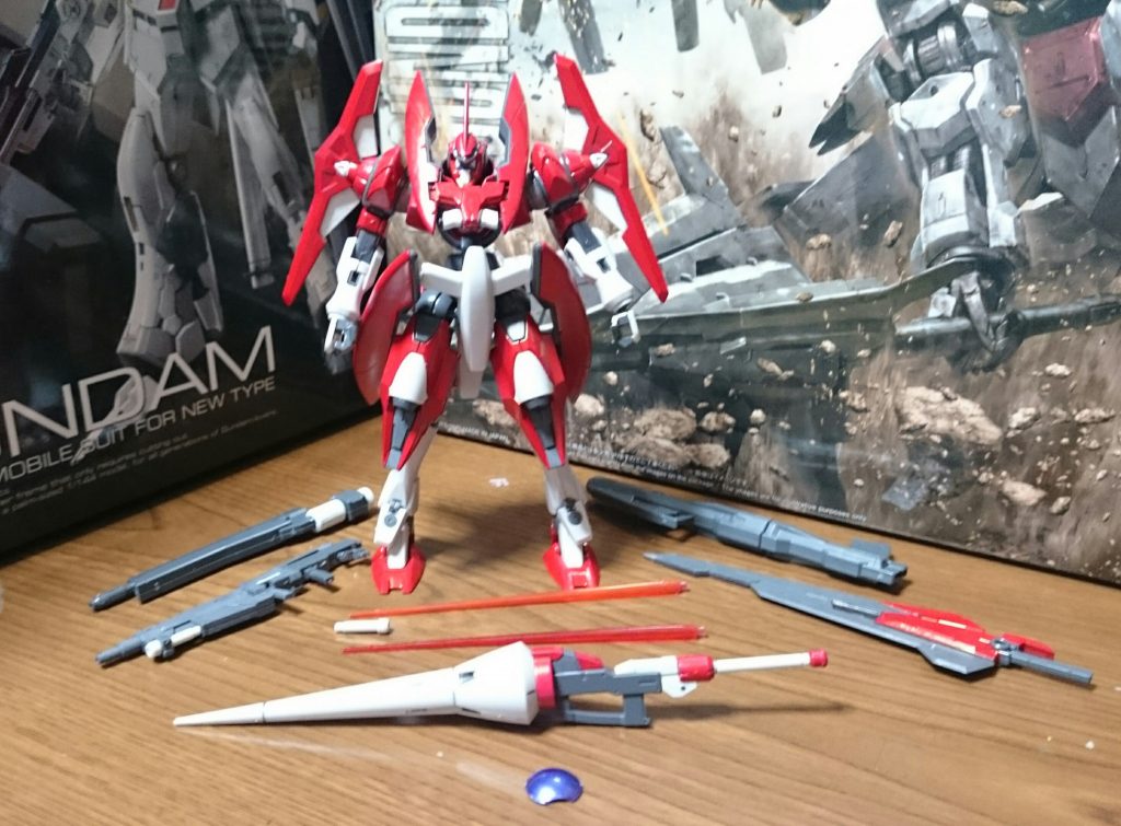 GNシールドは…乾いてない…いや、塗るのを忘れてついさっき塗ったんスけど、乾いたかなーって触ってみると指に赤べったり、シールドに指紋べったりで未だ乾いておらず、塗り直し……
取り敢えずシールドは次の機会にということで…