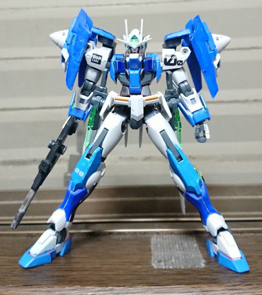 ダブルオーベースの汎用機。GNソードIIはソード形態で使用されるため、GNビームライフルが新造されている。