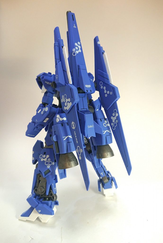 百万式には特に大きく手を加えていませんが、今回はヘックス迷彩を施してみました。