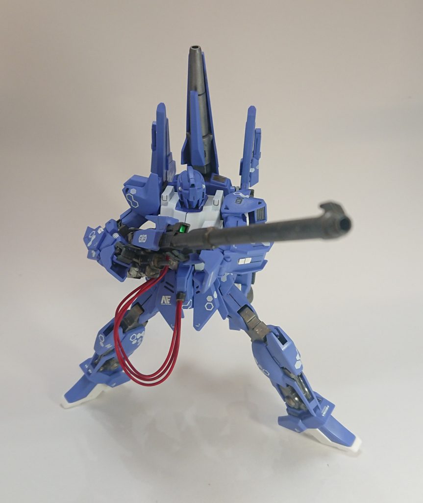 迫力はありますが、取り回しが悪く、ポージングに苦労しました。