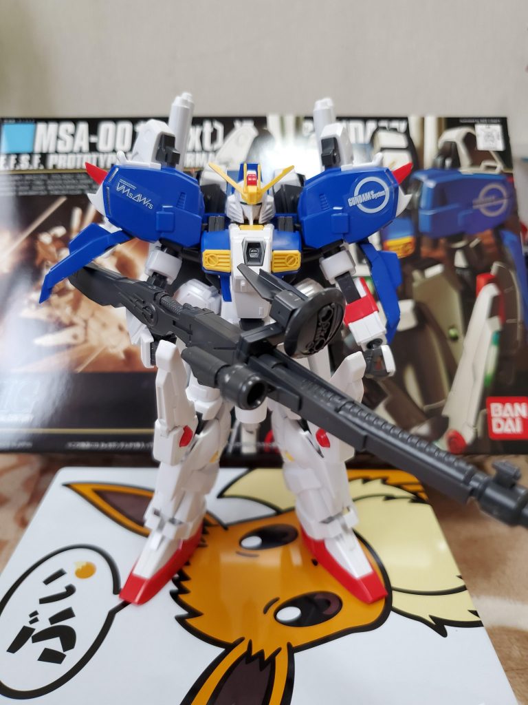 正面
パッケージ絵のようなポーズ