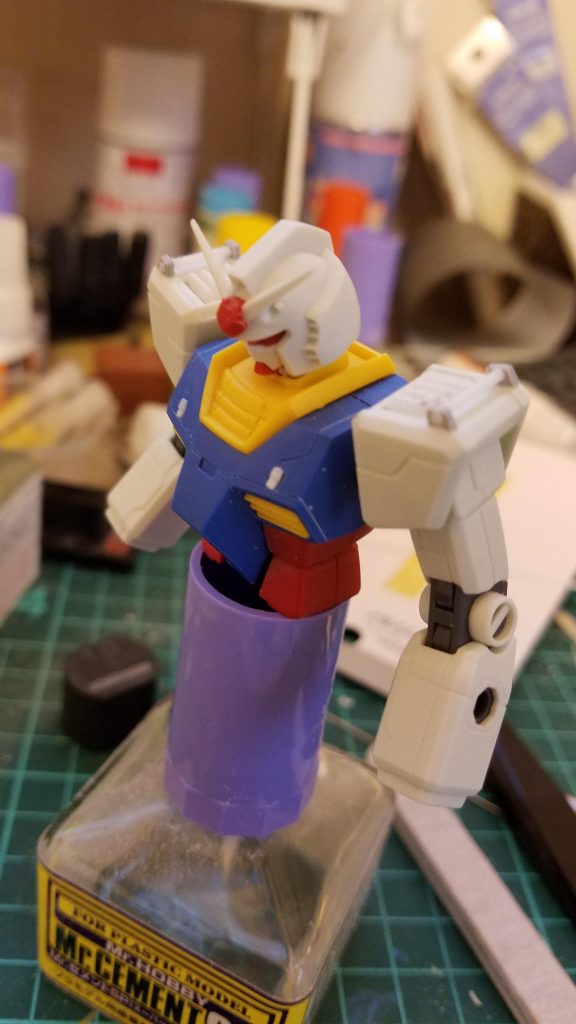 肩にシイタケを入れ、中期型を意識してバーをプラ棒で作成してます。