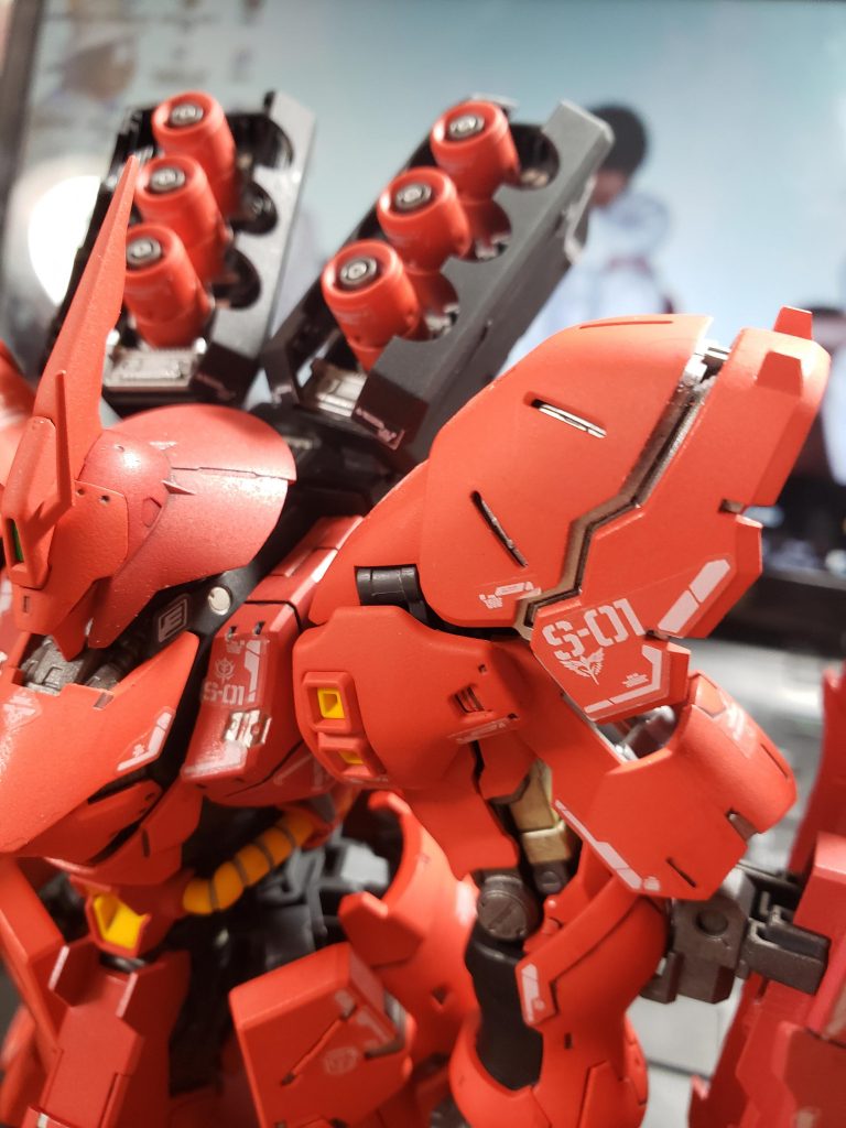 シールで表現するシルバーの部分は全て筆塗りしています