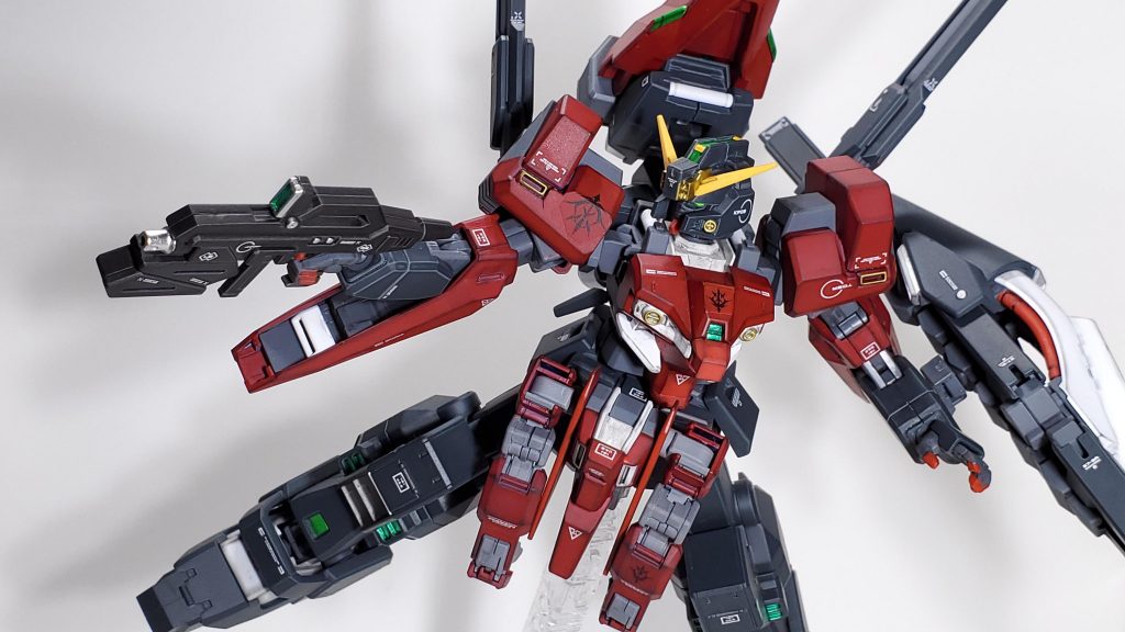 TR-1ヘイズルのキットと比べて股関節部の接続が新規造形により変わっており可動域が大きくなりましたが、足首はそのままなのでアクションベース無しではややポージングが取らせにくいです。