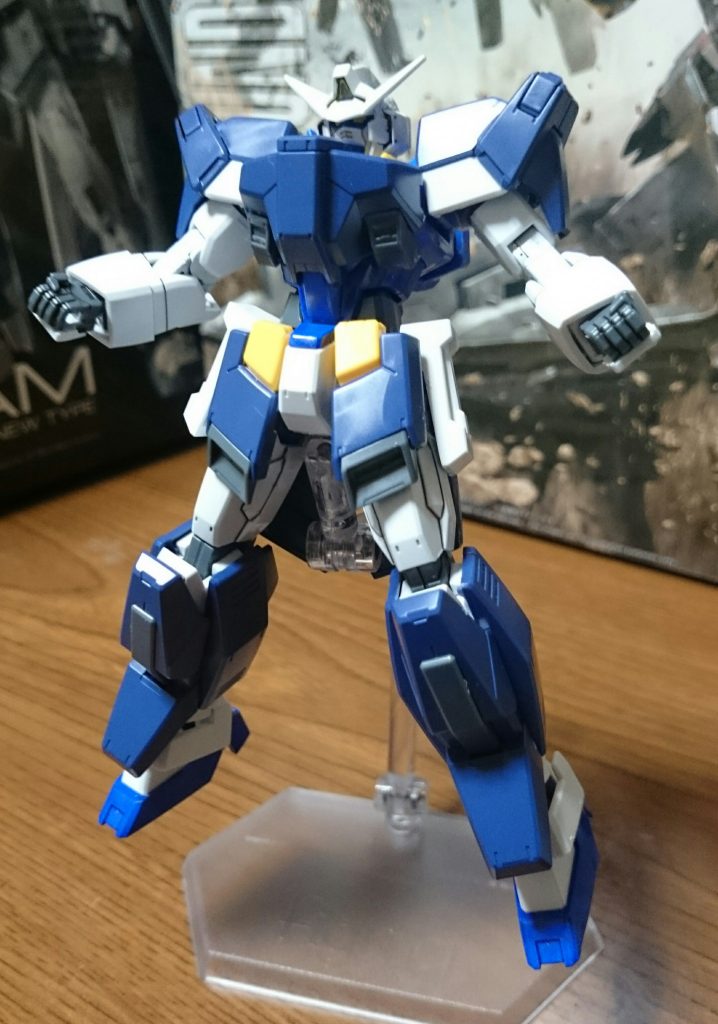 ・オマケその1 ガンダムAGE-1 2号機 グランサ
 
フルグランサの方を購入したんでオマケとして取り付けてみるっスよ。AGE-1本体も赤が青になったことで、紺色のグランサのアーマーを取り付けたら随分と印象が変わったっスね