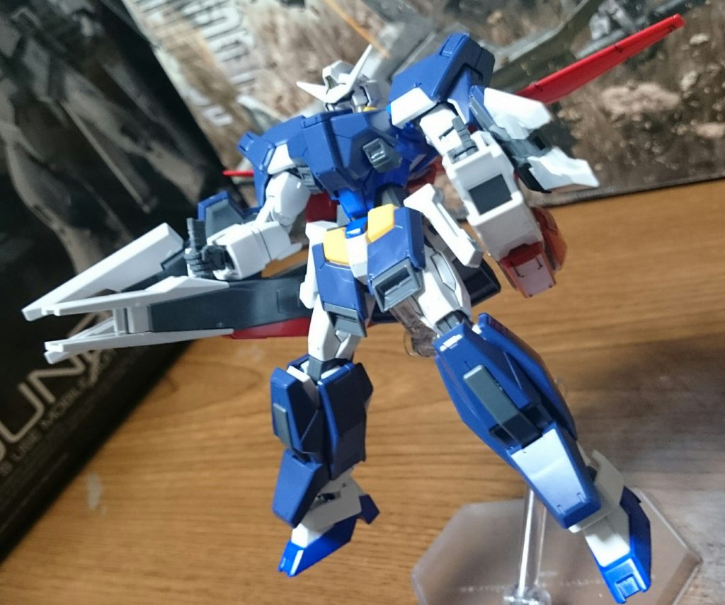 赤が減ったことで大分落ち着いた印象になるっスね。まあグラストロランチャーは大部分が真っ赤なんスけどね