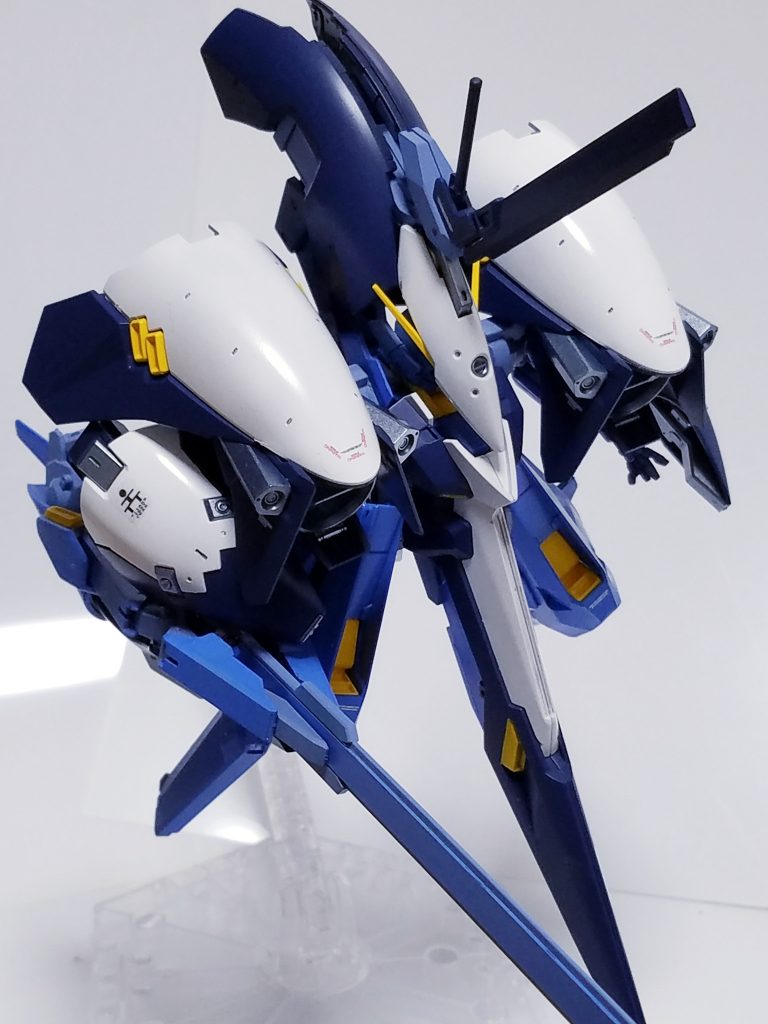 〈正面〉
配色を変更したら、物足りなくなったため少しデカールを追加。
ＨＧには始めからもう少しシールや、デカールが付いてくると嬉しいな( ￣▽￣)