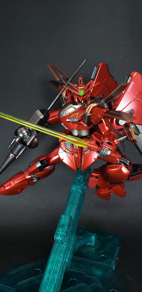 デザイナーの大河原邦男は「パイロットはドレル・ロナがふさわしいかな」とコメントしており[43]、これを踏襲して、ドレル専用機だったとも伝えられるが詳細不明とする資料もあり[42]、ゲーム『SDガンダム GGENERATION OVER WORLD』の公式サイトでもパイロットがドレルになっている