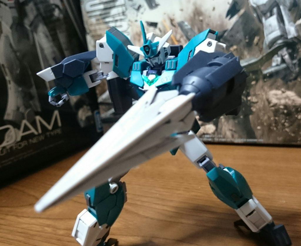 ・劇中では雪まつり?のようなイベントにヴィーナスアーマーで参加しており、なんと!サターンアーマーより先行して登場したブレーカドリルを装備して雪を削ってたっス。劇中ではサタニクスガンダムのように肩に接続してたようっスけど、キットには肩に接続軸はなく、腕に装備してるっス