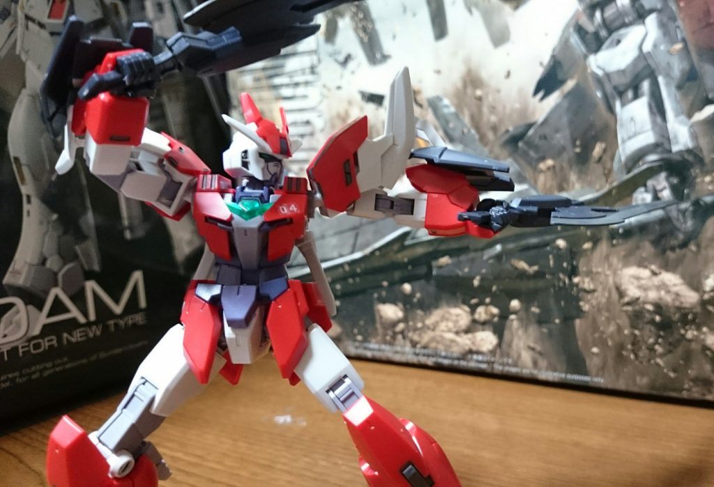 (G-3カラーの手首の指を接着しており、この画像のみ他のコアガンダムの手首使用してるっス)
劇中ではフォース虎武竜のイベントに参加してたようっス。同じ画面には背景の方にアシュラガンダム、マスラオ、サクなどがいて、なんともカオスな光景が…w