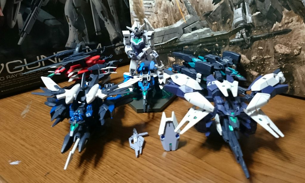 「たくさん着替えが出来たね」
「イヴがアイデアをくれたから…」
「ヒロトいろんなイメージを持っているから一緒に想像をふくらませただけっ!」
「私、この世界が好き。」
「ねぇヒロト、この空って、GBNの空って、どこまで続いているのかな」
「いつか行ってみたい。ヒロトと、ヒロトのガンプラと」
「宇宙のベース基地までエリア移動するってこと?」
「そうじゃなくて!ここから行くの」
「この空の向こう、大気圏を越えて、お月さまのその先、火星も、木星も、土星の輪っかも飛びこえて、太陽系の…GBNの果てまで!」
「…さすがにできるかな?」
「できるよ!願う力が、GBNに集まるみんなの『大好き』っていう気持ちが集まれば、どんな奇跡だって起こせる。…………私みたいに」
「え、…なに?」
「ううん、なんでもない!」
「だから行こう、ヒロト!もっともっと遠く、銀河の遥か先、宇宙の向こう側まで」
「どこまでも、どこまでも…」