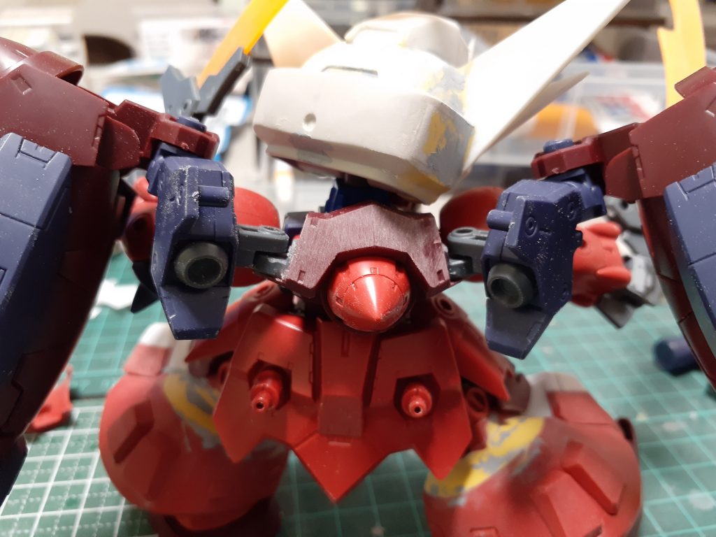 バインダーの基部にアムアム使って可動軸を追加してます
上半身は他にお腹を短縮した以外は丸ごとそのまま使ってます