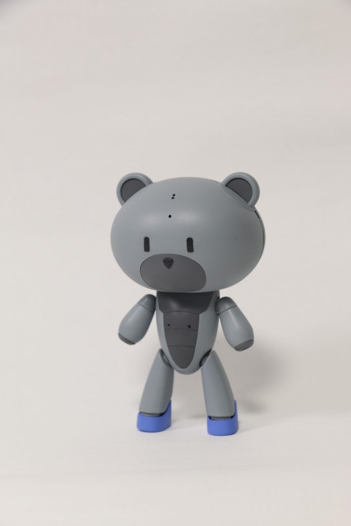 アーマーは接着しているのでパージすることは出来ません。
FAZZもパージは出来ないので…っていう言いわけです。
写真は接着前です。