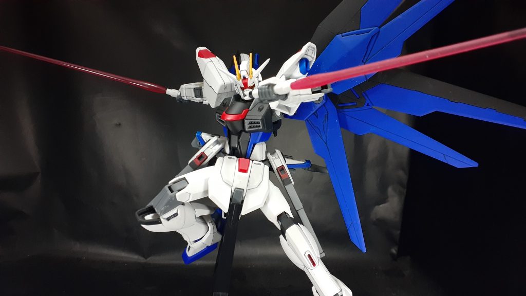 セイバー斬り
逆手持ちがカッコいい