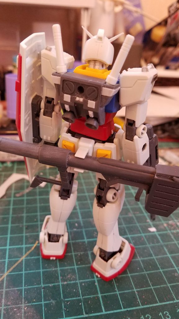 色を塗ると解りづらいですがランドセルのディテールはこんな感じに施してあります。