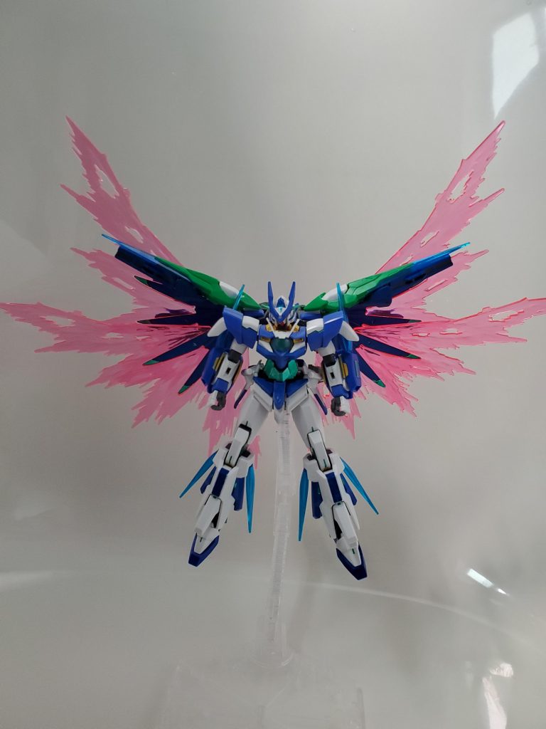 本機体の目玉「フルブルームバーストモード」花が咲いたように見える(用にして作った)出力解放形態
名前の由来はドイツ語の満開から