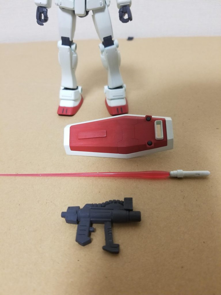 武装
シールドは後で画像を載せますがグリップを稼働させられるように加工しました
ライフルは少し小さく感じたのでGM/GMの物をベースに改造
+α