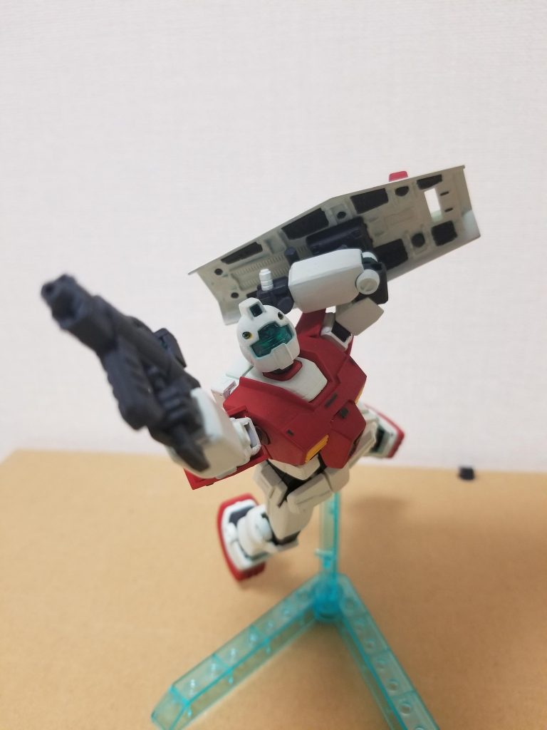 アクションポーズを取らせるとこんな感じ
腰から上の部分に手を加えてあるので反らせることや前に倒すことを可能にしました