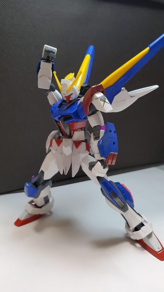 決勝戦でボロボロになったビルドストライクが拳を突き上げるシーンが好きなのですが、難しい…