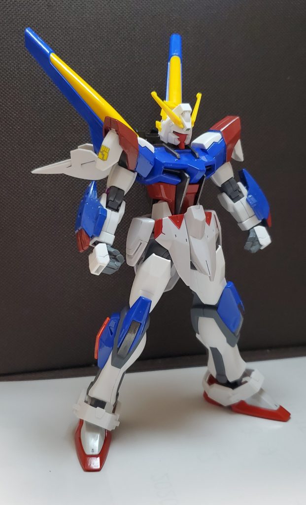 色は基本成型色で、青赤のみ塗装しました。
白はだいたいつや消しで、色のあるところはつやありにしています。