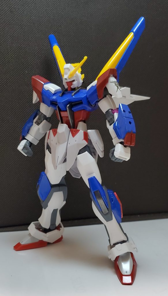 肩にはお気に入りのシールを貼りました。