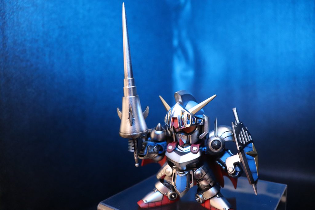 この写真は加工ではなくストロボに青いフィルムをつけて撮ったものです。
うまく使えば面白い表現ができるかもしれません。