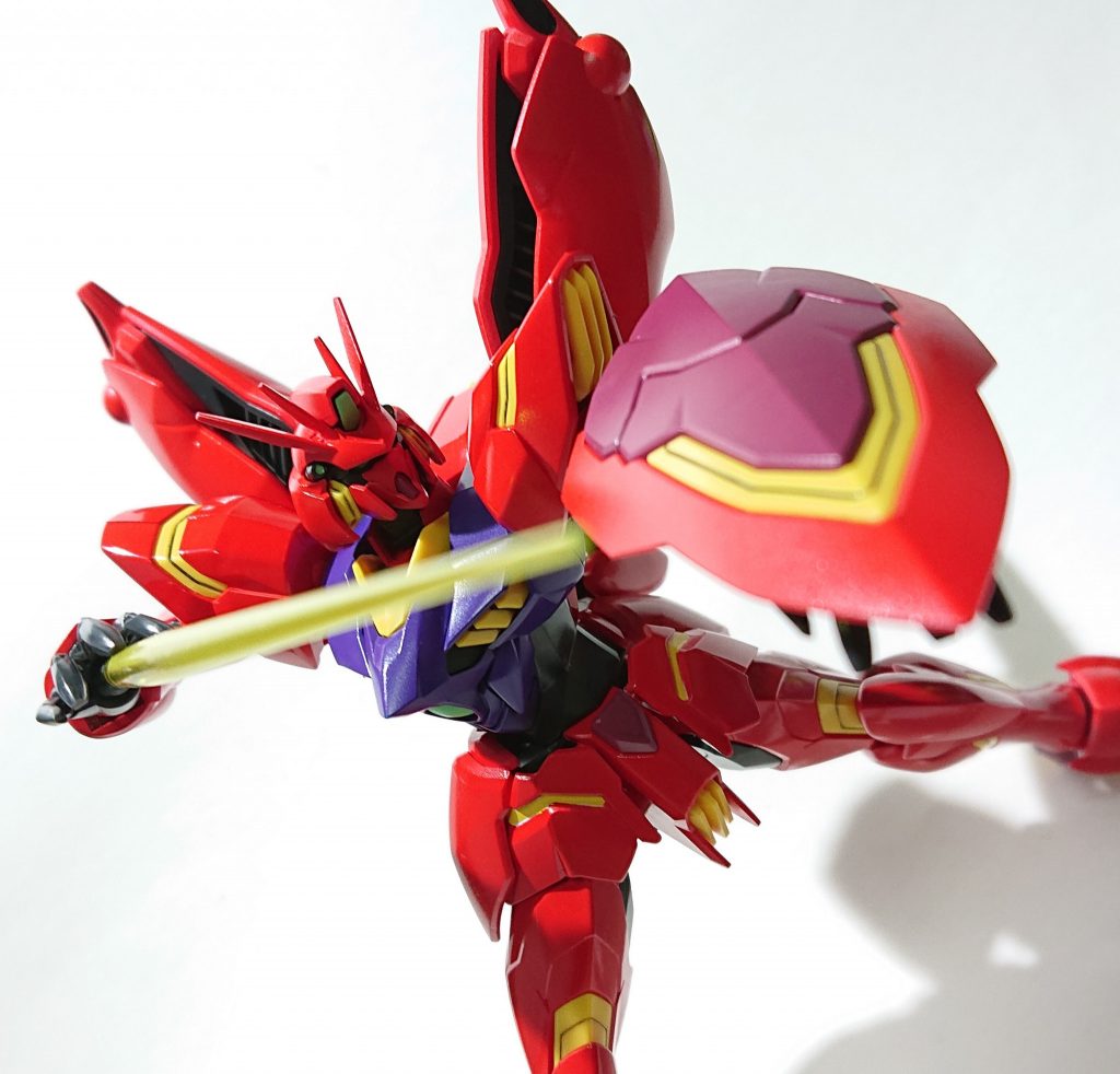 地味にビームサーベル刃が付いてたのに驚きましたw
ヴェイガンの機体はガフランとバクトしか作ったことないけど､優遇されてるな～って思いましたね～

(ちなみに､MEMORY OF EDEN版のレギルスが売ってたのも､すでに再販すらかかってなかったのも知りませんでしたw
小～中学時代の作品だから仕方ないんですが…(現在20歳))