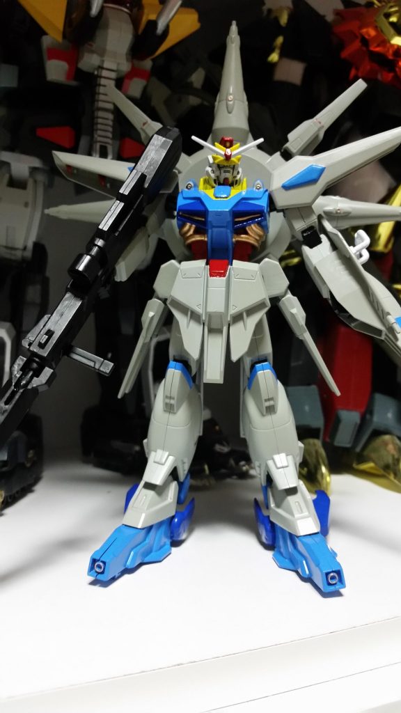 ざっくり、筆塗り塗装。
アサルトバスターみたいな印象を受けました。