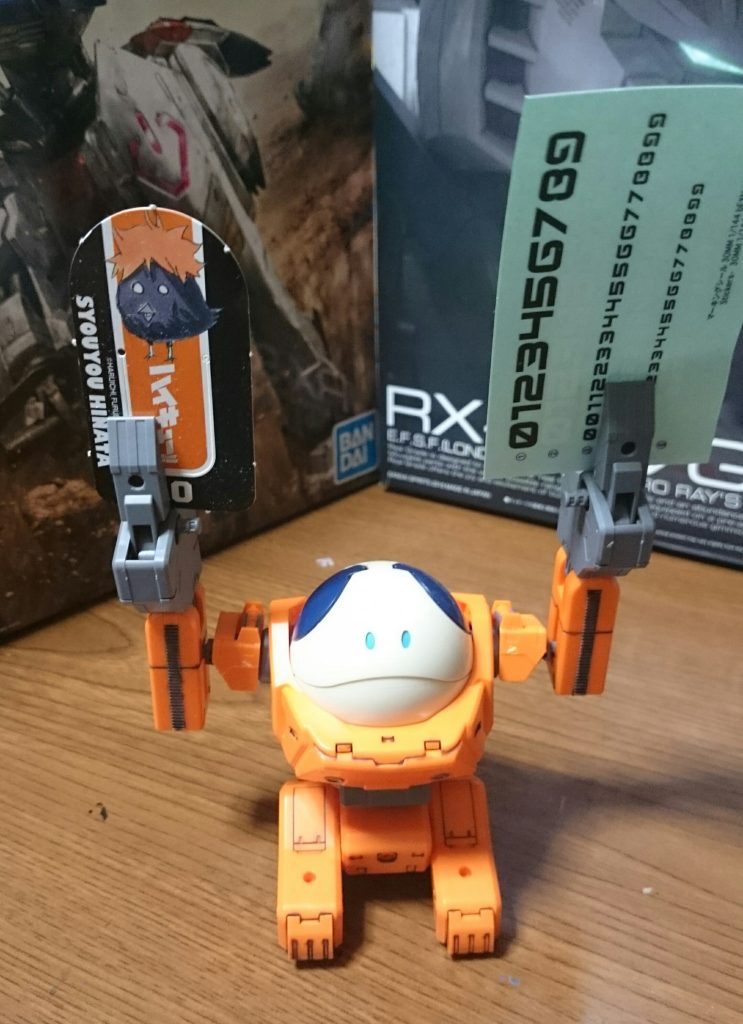 栞や使う予定のないマーキングシールを挟んで保管しておこう！…………あー、いや、ごめん無理っス。対象がここまで薄いと挟む保持力ないっス。扇風機の風(弱)ごときで飛んだり落ちたりするっス