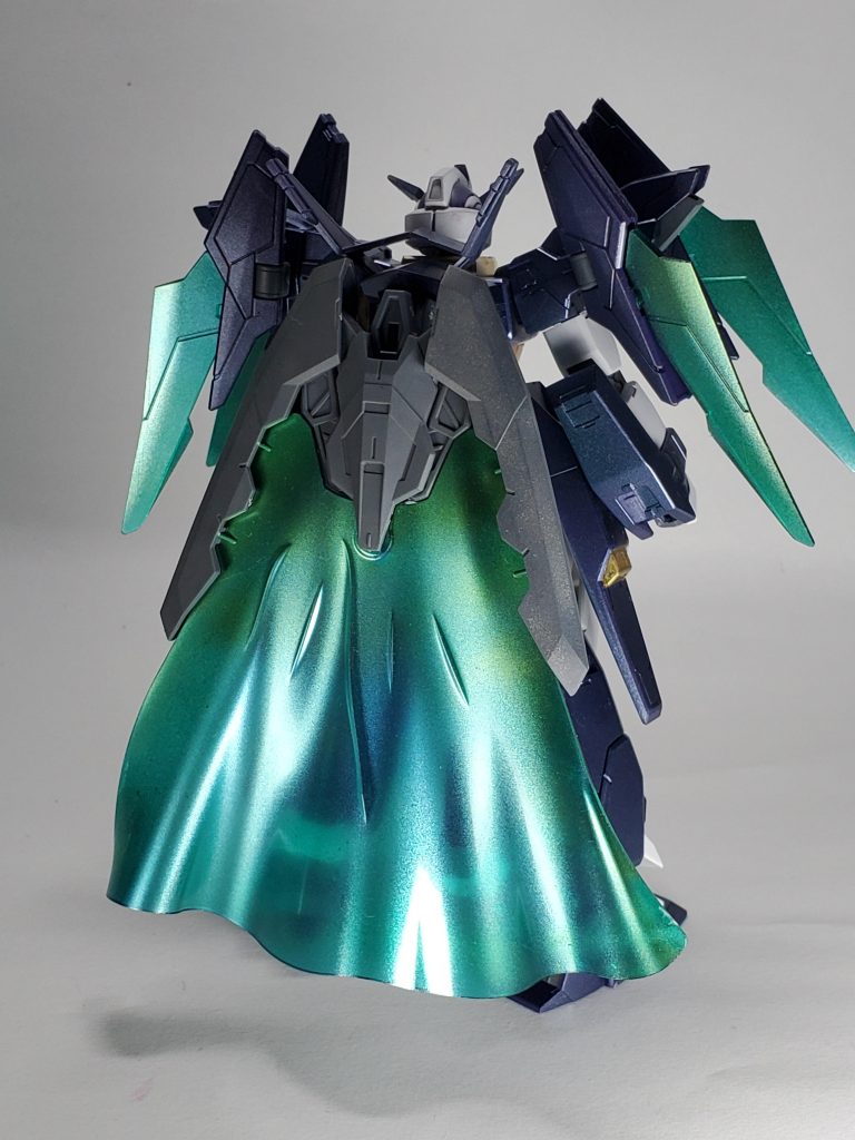 ビームマントはグラデーション塗装を施してみました。初挑戦はなんでも楽しいですし完成したらなお愛着わきますね(笑)