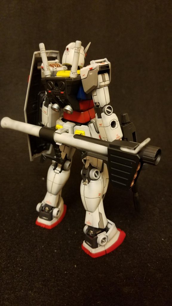 バックショット
塗装は一年戦争の中盤～終盤を意識してグラデーション塗装にしてみました🎵