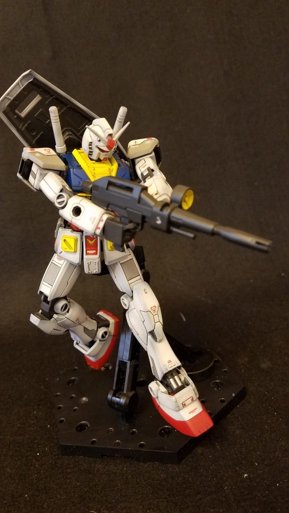 ビームライフル両手持ち
リバイブは可動域が良いので簡単に決まって良いですね🎵