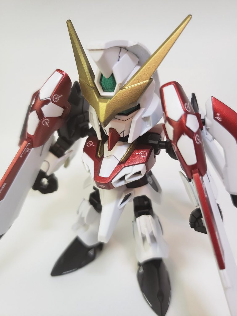 立ち姿で
今回はCSフレームを使って制作しました。
ガンダムマーカーEXのロイヤルメタレッドの発色がとても良くてかっこよく仕上がったと思います。
