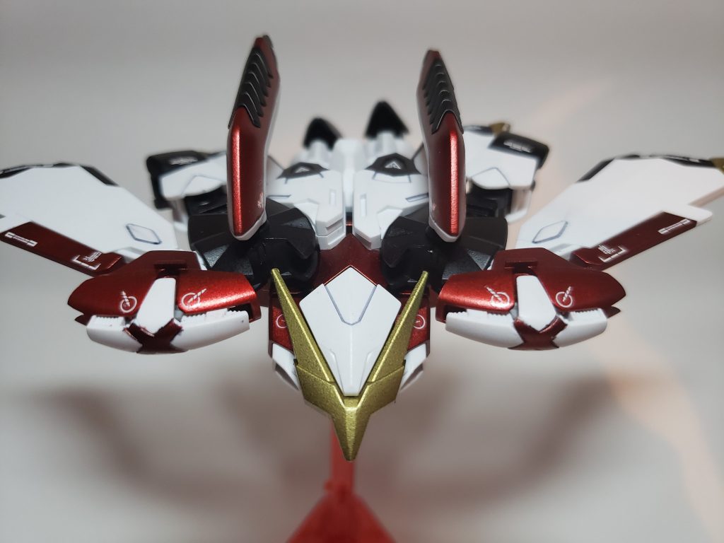 ウィングの装甲パーツの位置を変えることで必殺技｢バーニングファイア｣発動状態を再現できます。
ゲームでもここぞと言う時に火を纏って突進するのがかっこよかったです。