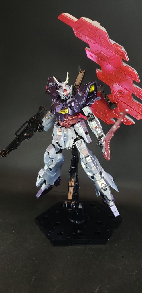 武装は改修前と同じビーム・ライフルやビーム・トマホークに加え、もともとバルギル用の武装であった[36]左右の前腕後部に内蔵された折り畳み式格闘用ビーム刃発生器「バタフライ・エッジ」2基、G-ドアーズの頭部に内蔵された60ミリバルカン砲2門、G-ドアーズから移植されたムラサメ研究所由来の遠隔式サイコミュ兵器「サイコプレート」8基。