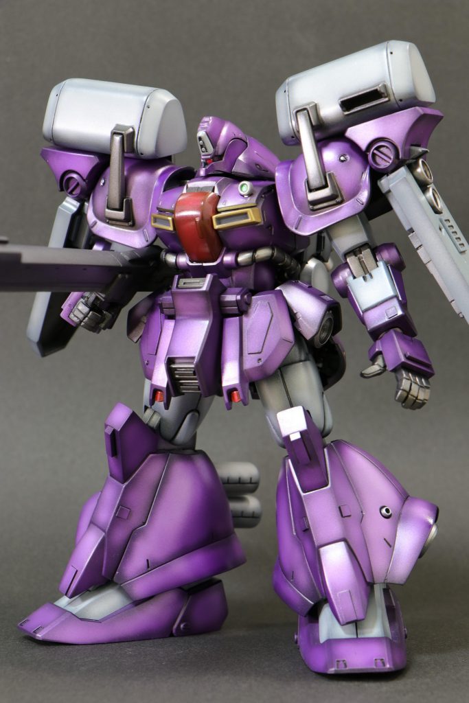 このガンプラの事は全く知らなかったのですが、たまたまエディオンさんで見かけて、その格好良さに一目惚れして購入してしまいました。