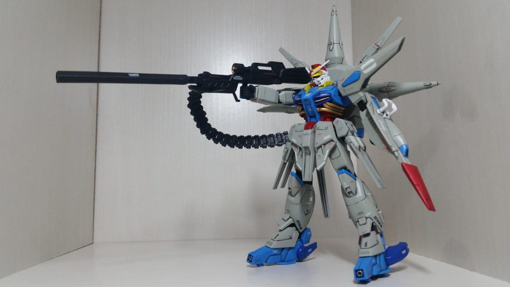 ライフル狙撃ポーズ。
キットの可動は、生かして製作しました。