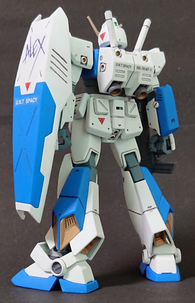 画像にはありませんが、腕のバルカンなどもキチンと脱着可能です。
筆塗り塗装後、つや消しクリアーで仕上げました。
コレで塾長さんが喜んでいただければ幸いです。