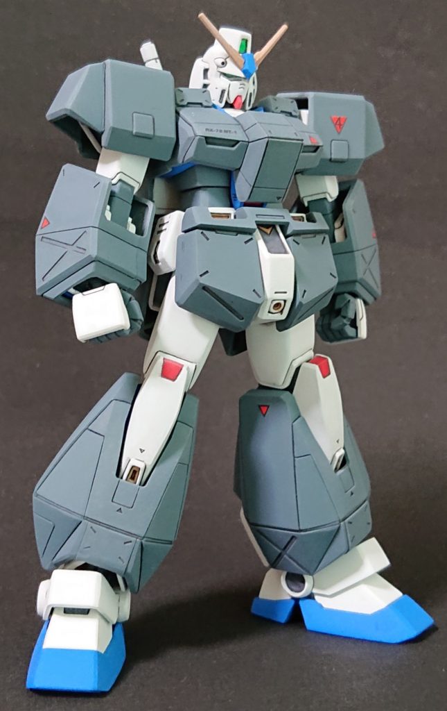 製作にあたり
1.キット以外のモノは使わない。
2.改造してあるのを悟られない加工。
3.チョバムアーマーは脱着可能にする。
この3つにこだわりました。